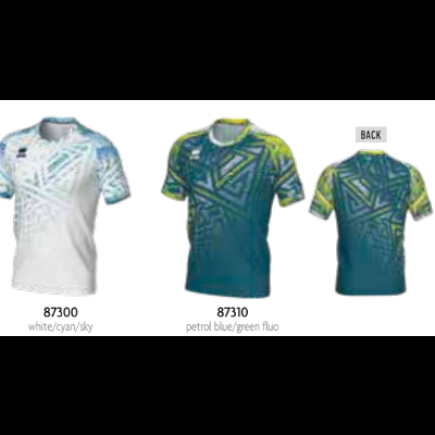 Dois polos desportivos com padrão geométrico e cores azul e verde.