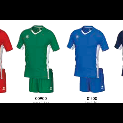 Conjunto de roupa desportiva em várias cores com logótipos