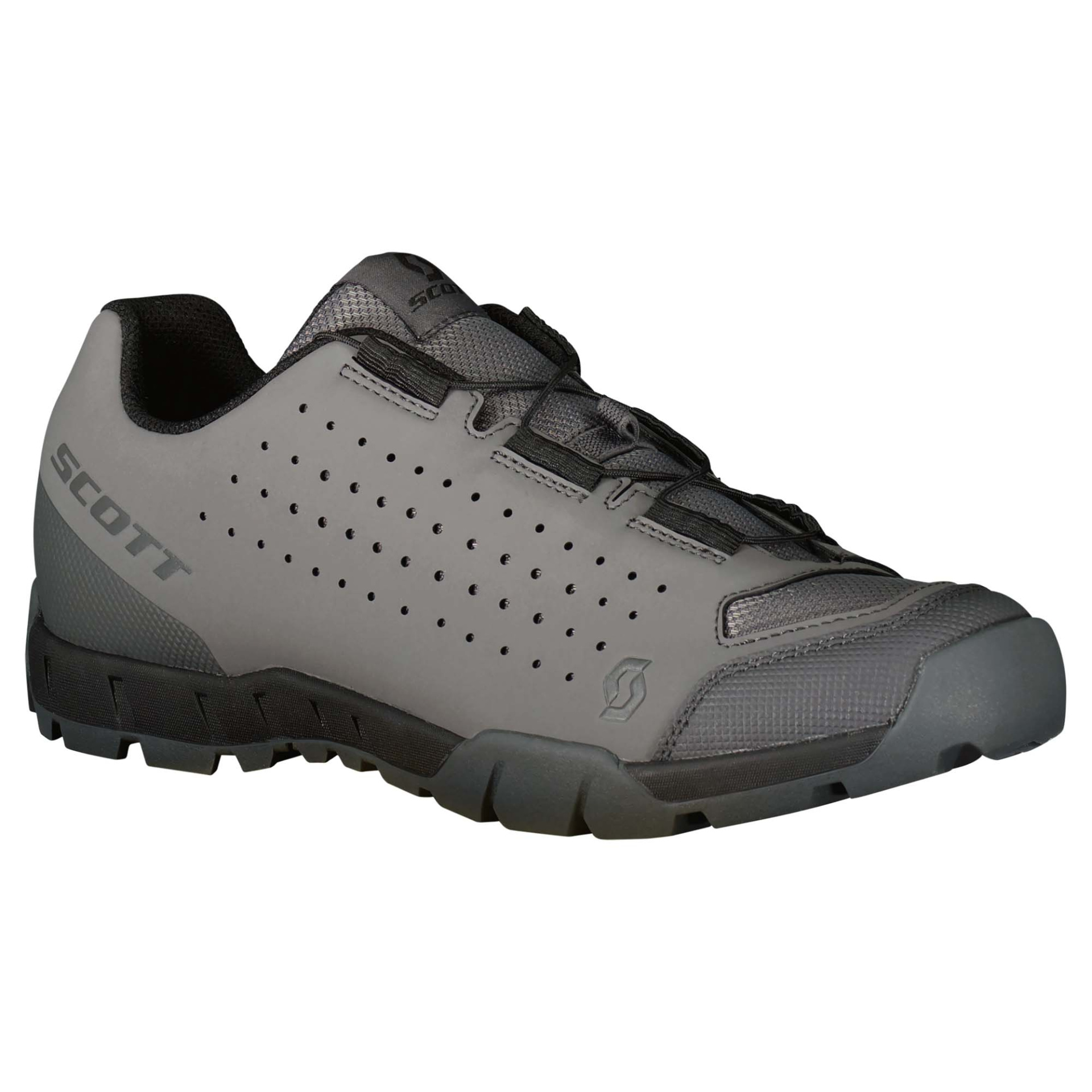 Ténis desportivo cinza e preto com sola robusta e marca SCOTT