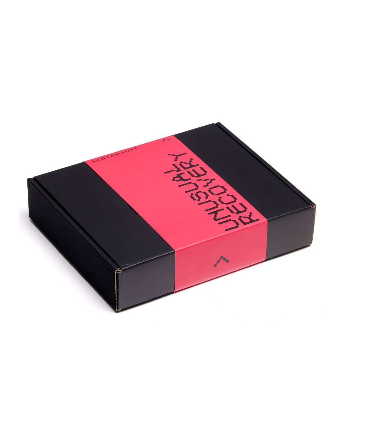 Caixa preta retangular com banda vermelha e texto 'UNUSUAL RECOVERY'