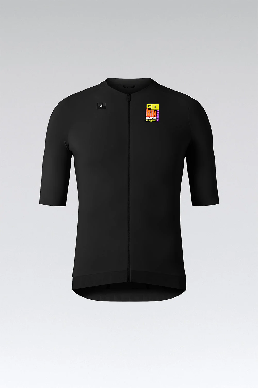 Camisola de ciclismo preta com logótipo colorido no peito esquerdo