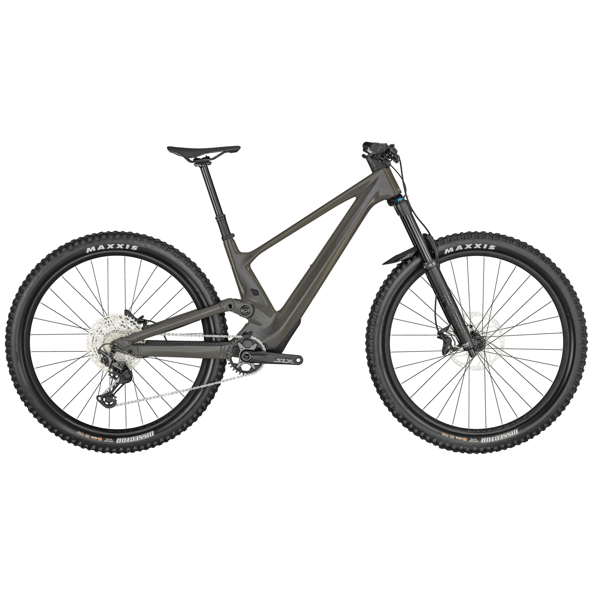 Bicicleta de montanha com quadro castanho escuro e pneus Maxxis