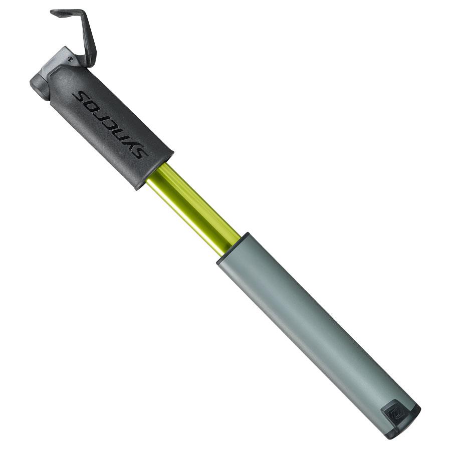 Bomba portátil para bicicleta cinza prateado e amarelo com texto SYNCROS