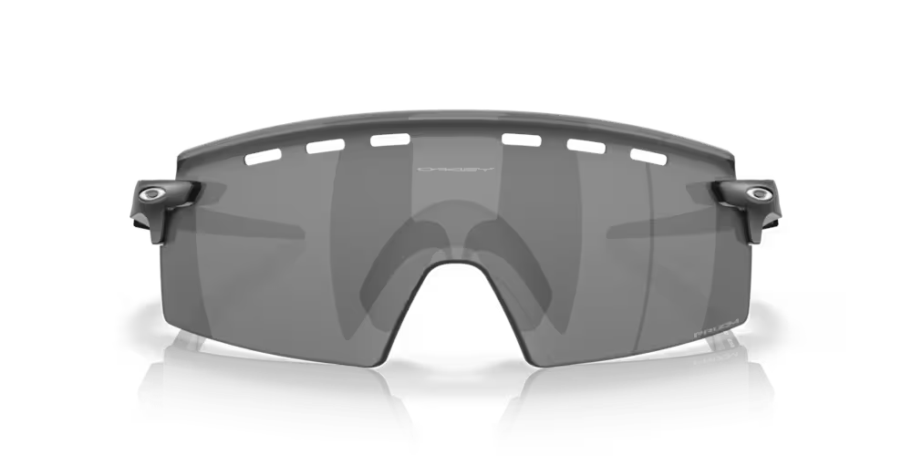 Óculos desportivos cinzentos com lentes grandes e armação larga