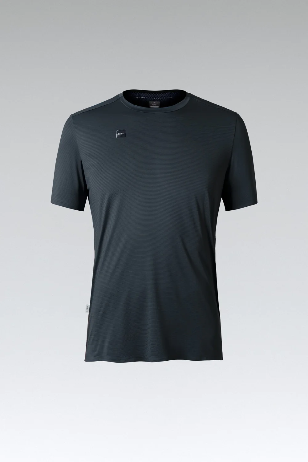 Camiseta cinzenta escura de manga curta com textura fina e gola redonda