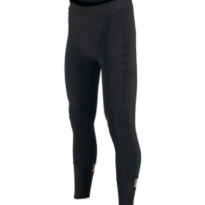 Calças justas pretas de tecido elástico para atividade física