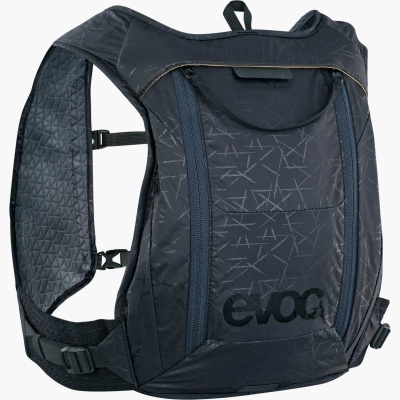 Mochila preta EVOC com padrão geométrico cinza