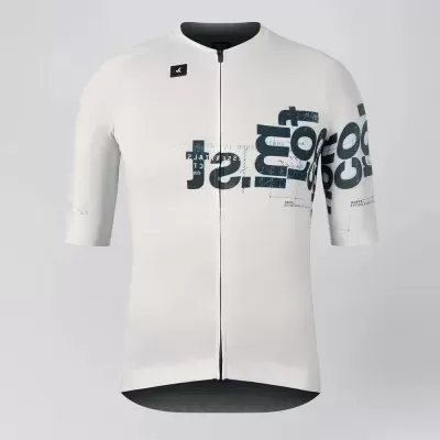 Camisola de ciclismo branca com texto gráfico preto e fecho frontal