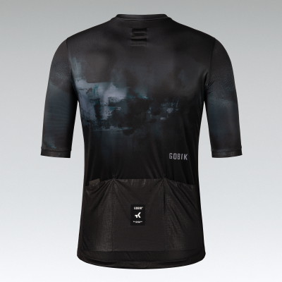 Camisola técnica preta GOBIK com manga curta e padrão abstrato azul e cinza