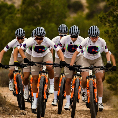 CAL&#x00C7;&#x00C3;O&#x20;GOBIK&#x20;HOMEM&#x20;MATT&#x20;SOLID&#x20;2.0&#x20;FACTORY&#x20;TEAM&#x20;24