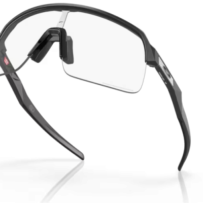 OCULOS&#x20;OAKLEY&#x20;SUTRO&#x20;LITE&#x20;-&#x20;CLEAR&#x20;TO&#x20;BLACK&#x20;IRIDIUM&#x20;PHOTOCHROMIC,&#x20;MATTE&#x20;CARBON&#x20;FRAME