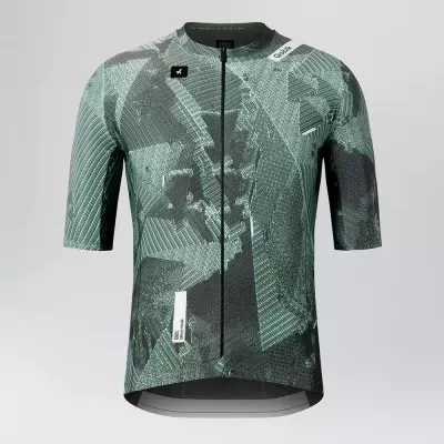 Camisola de ciclismo verde e preta com padrão geométrico e fecho frontal