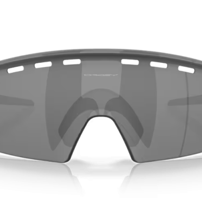 Óculos desportivos cinzentos com lentes grandes e armação larga