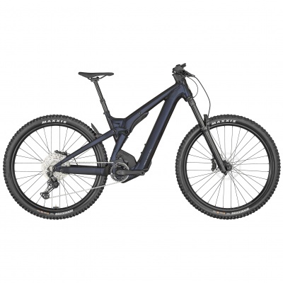 Bicicleta elétrica de montanha preta com pneus Maxxis e suspensão