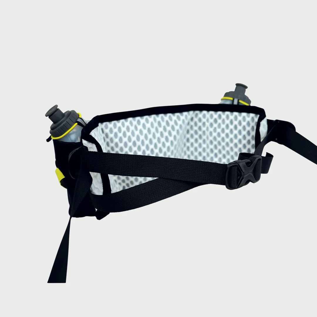 Cinto desportivo com frascos cinza e detalhes amarelos