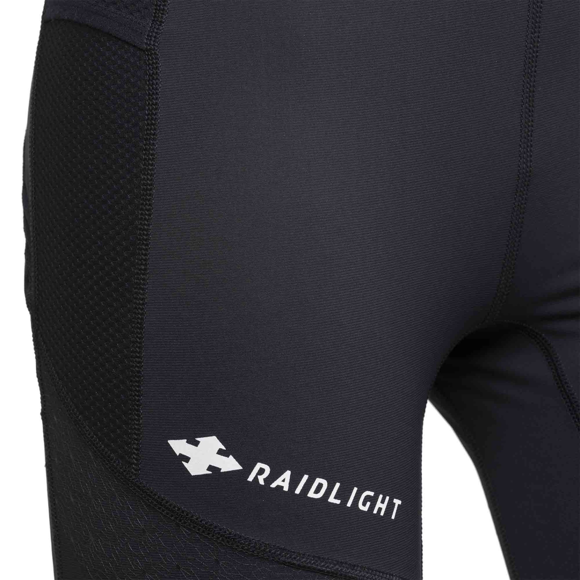 Calças desportivas pretas com logótipo RAIDLIGHT branco e detalhes em malha