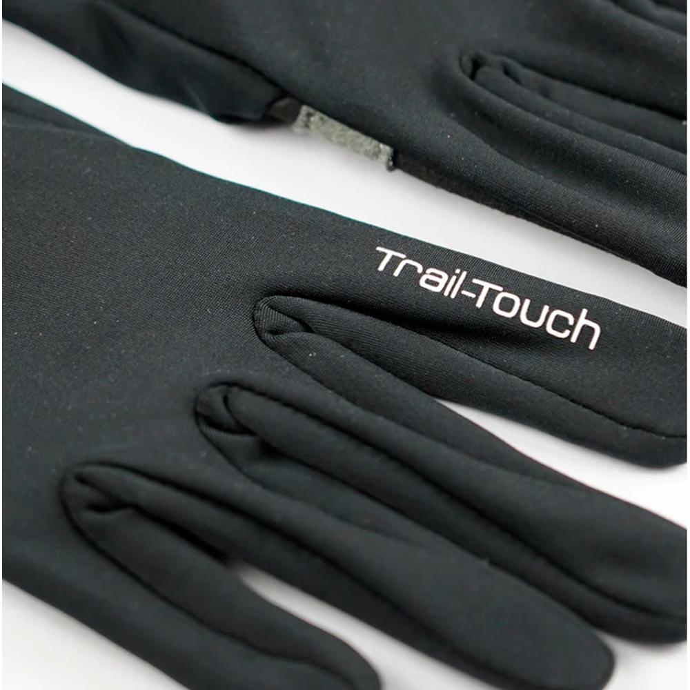 Luvas pretas com o texto 'Trail-Touch' no dorso sobre fundo branco