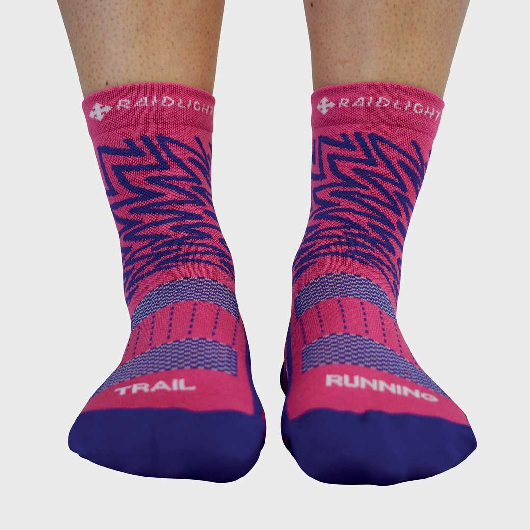 Meias desportivas RAIDLIGHT rosa e azul com texto branco