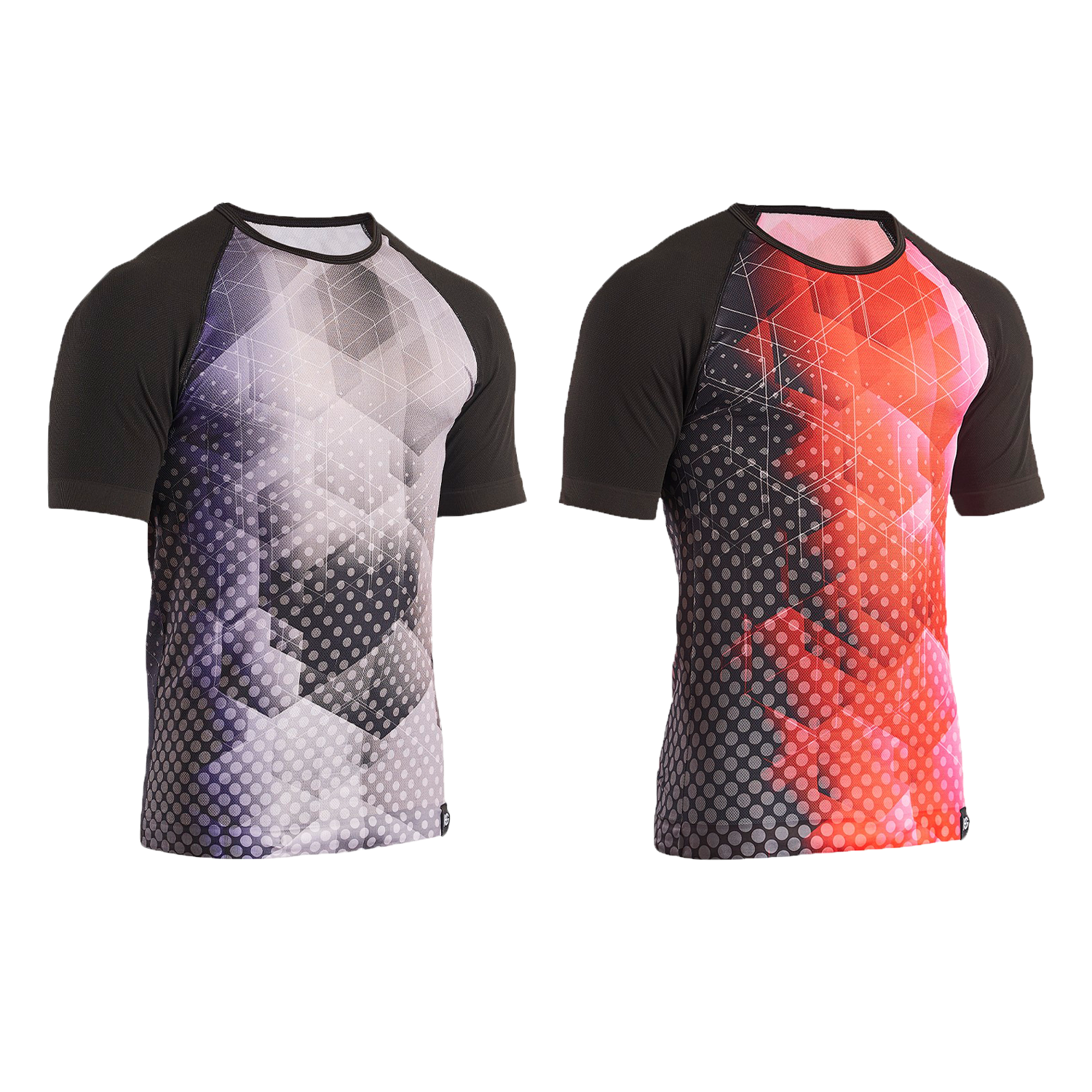 Dois T-shirts desportivos com padrão geométrico, um em cinzento e roxo e outro em vermelho e preto.