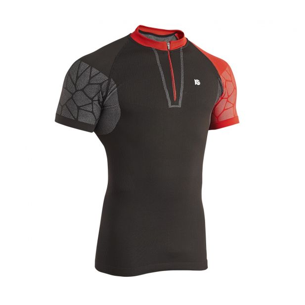 Camisola técnica de ciclismo preta com mangas coloridas e padrões geométricos.