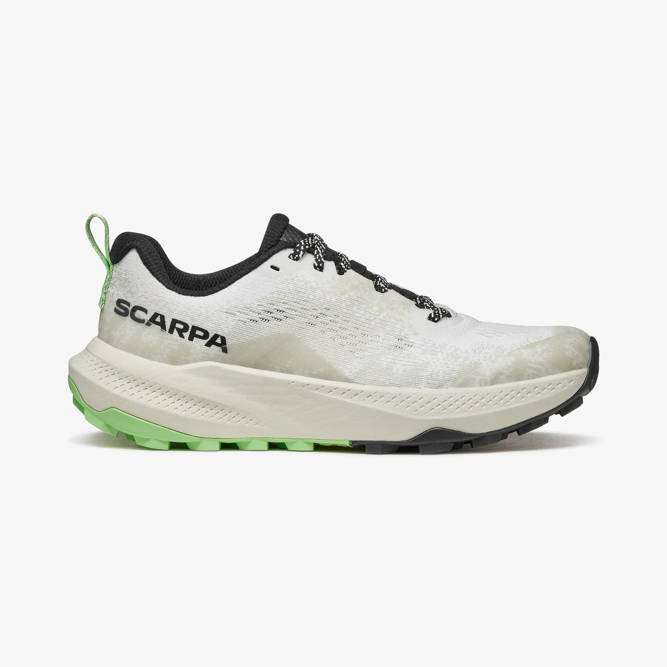 Ténis desportivo branco com sola verde e logótipo SCARPA na lateral