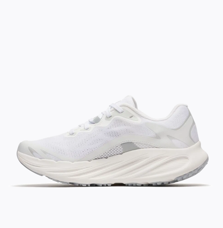 Ténis desportivo branco com sola almofadada e detalhes cinza claros