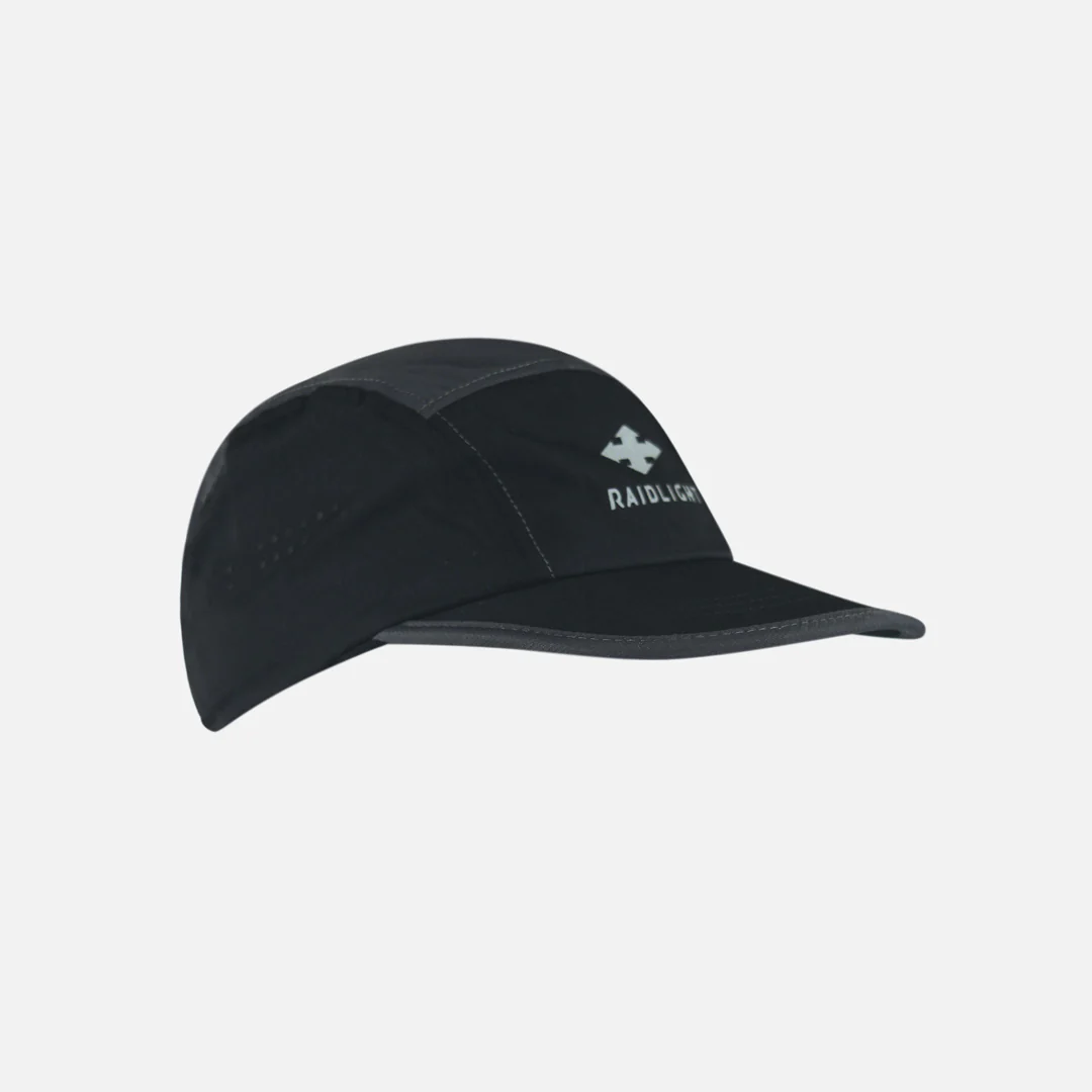 Boné desportivo preto com logo RAIDLIGHT branco