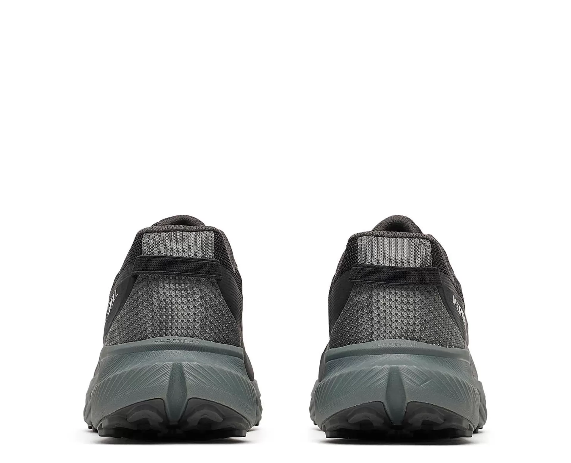 Sapatos desportivos Merrell cinzentos vistos de trás com sola grossa cinza esverdeada