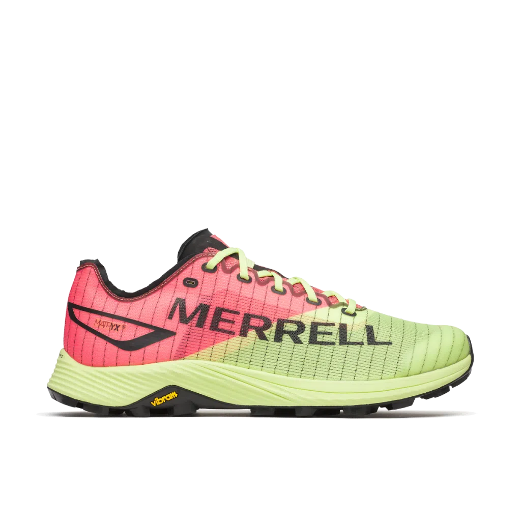 Tênis desportivo Merrell rosa e verde claro com sola Vibram preta e amarela