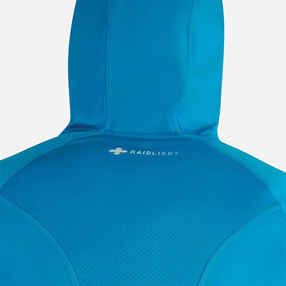 Roupa desportiva azul com capuz e logo RAIDLIGHT nas costas