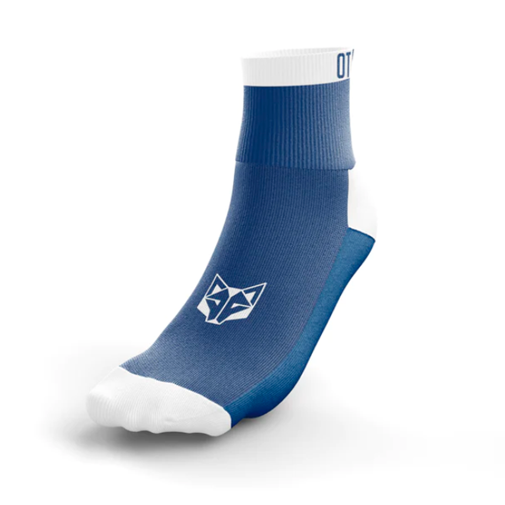 Meia azul e branca com logo de raposa