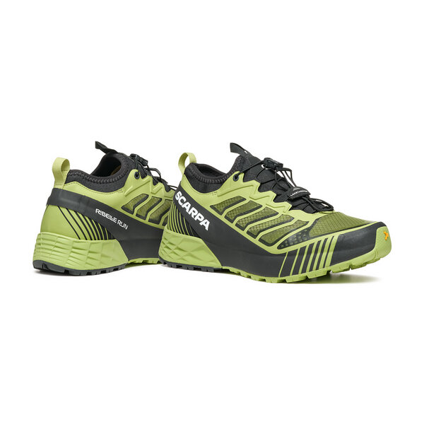 Sapatilhas de corrida trail Scarpa verdes e pretas com detalhes amarelos