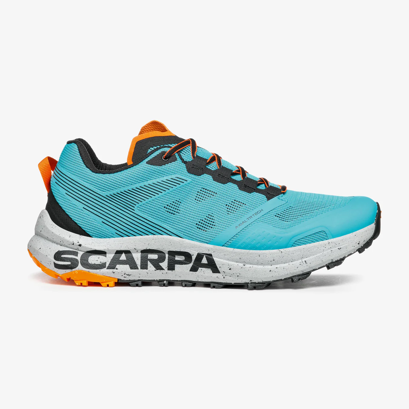 Ténis de corrida azul turquesa com detalhes laranja e sola branca marcada com SCARPA