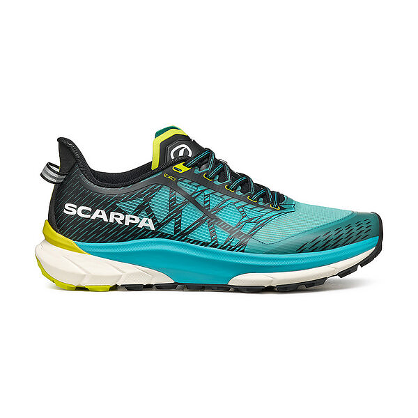 Tênis desportivo azul turquesa e preto com detalhes amarelos e branco da marca SCARPA