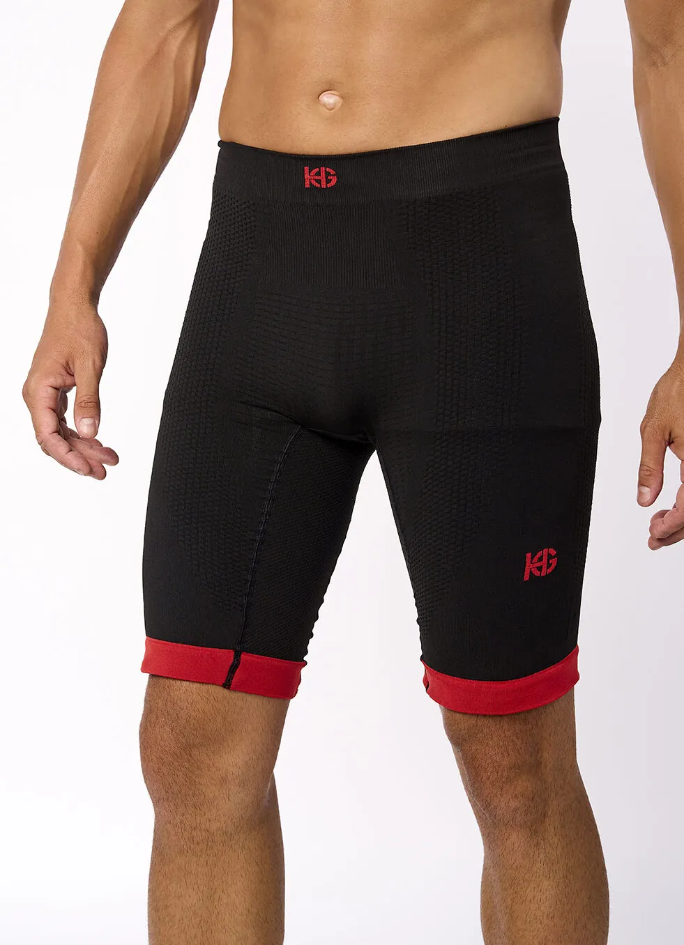 Calções desportivos masculinos pretos com detalhes vermelhos e logótipo KG