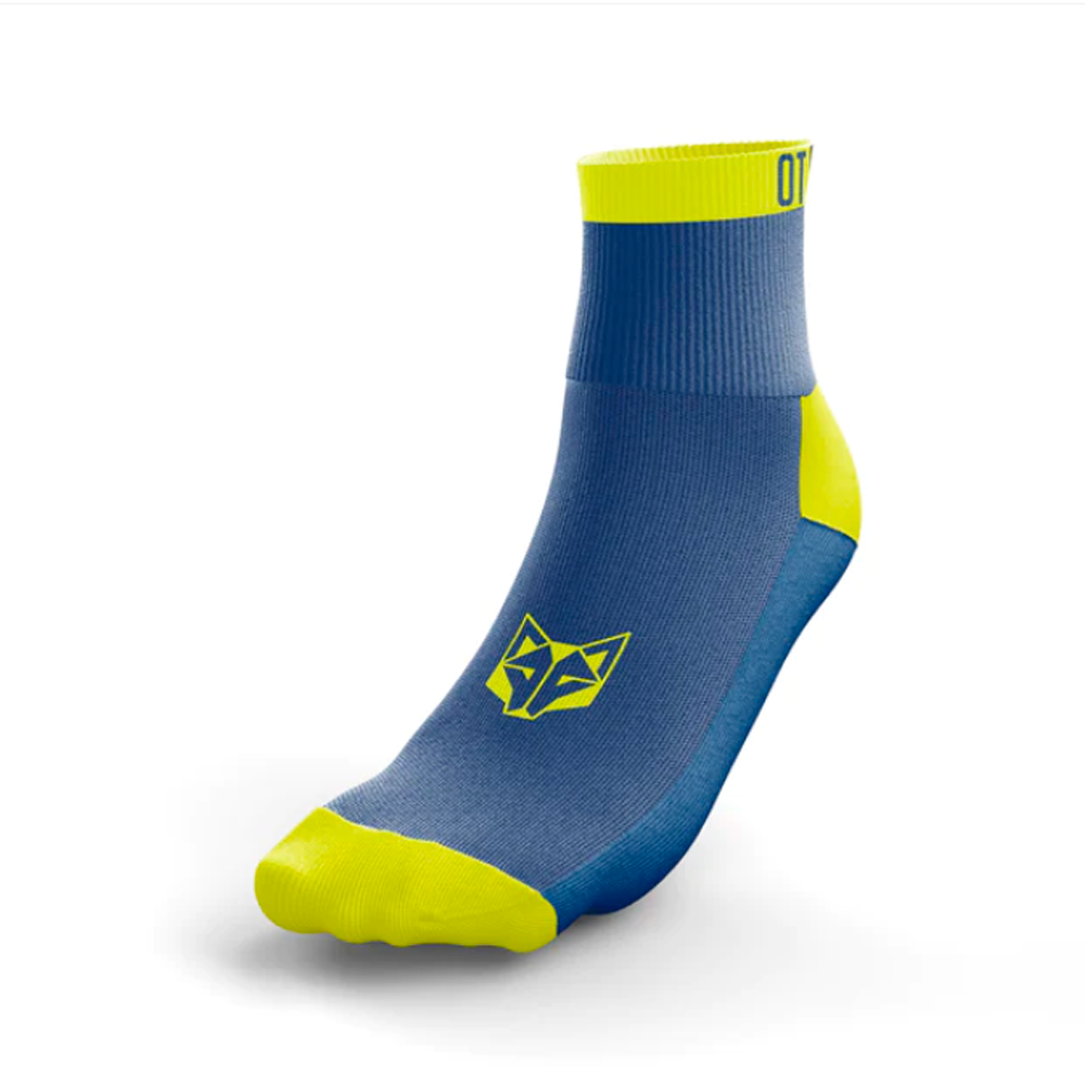 Meia desportiva azul e amarela com logótipo de raposa