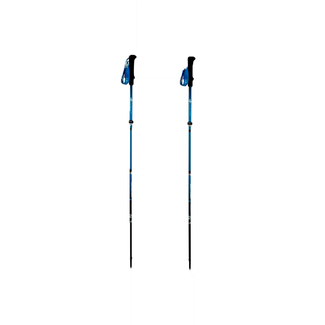 Par de bastões de caminhada azuis com pega ergonómica e terminação em borracha.