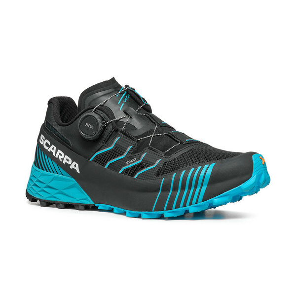 Ténis desportivo Scarpa preto e azul com sistema de fecho 'Boa'