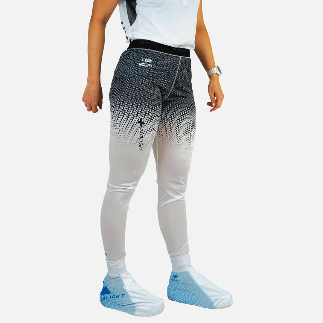 Leggings desportivas branco e preto com padrão geométrico e texto RADILIGHT e Crazy Race