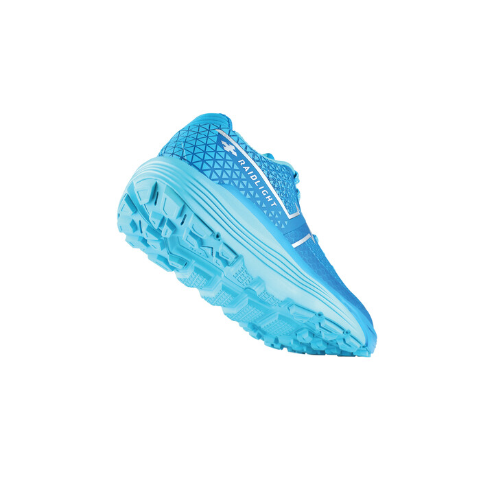 Sapato desportivo azul claro para corrida com sola texturizada