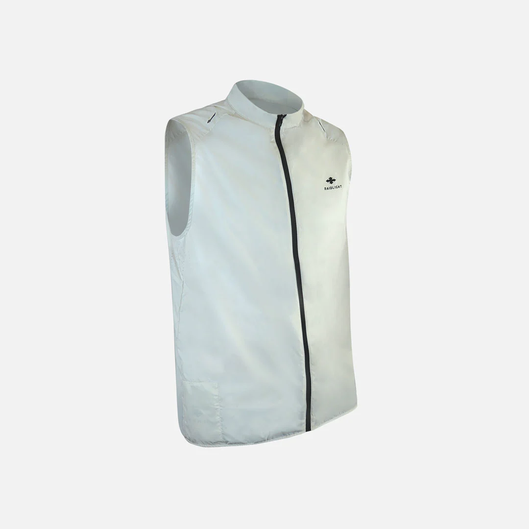 Colete desportivo branco com fecho preto e logo