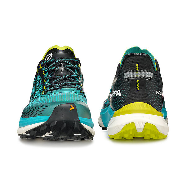 Par de sapatilhas desportivas azuis e pretas GORE-TEX com sola antiderrapante