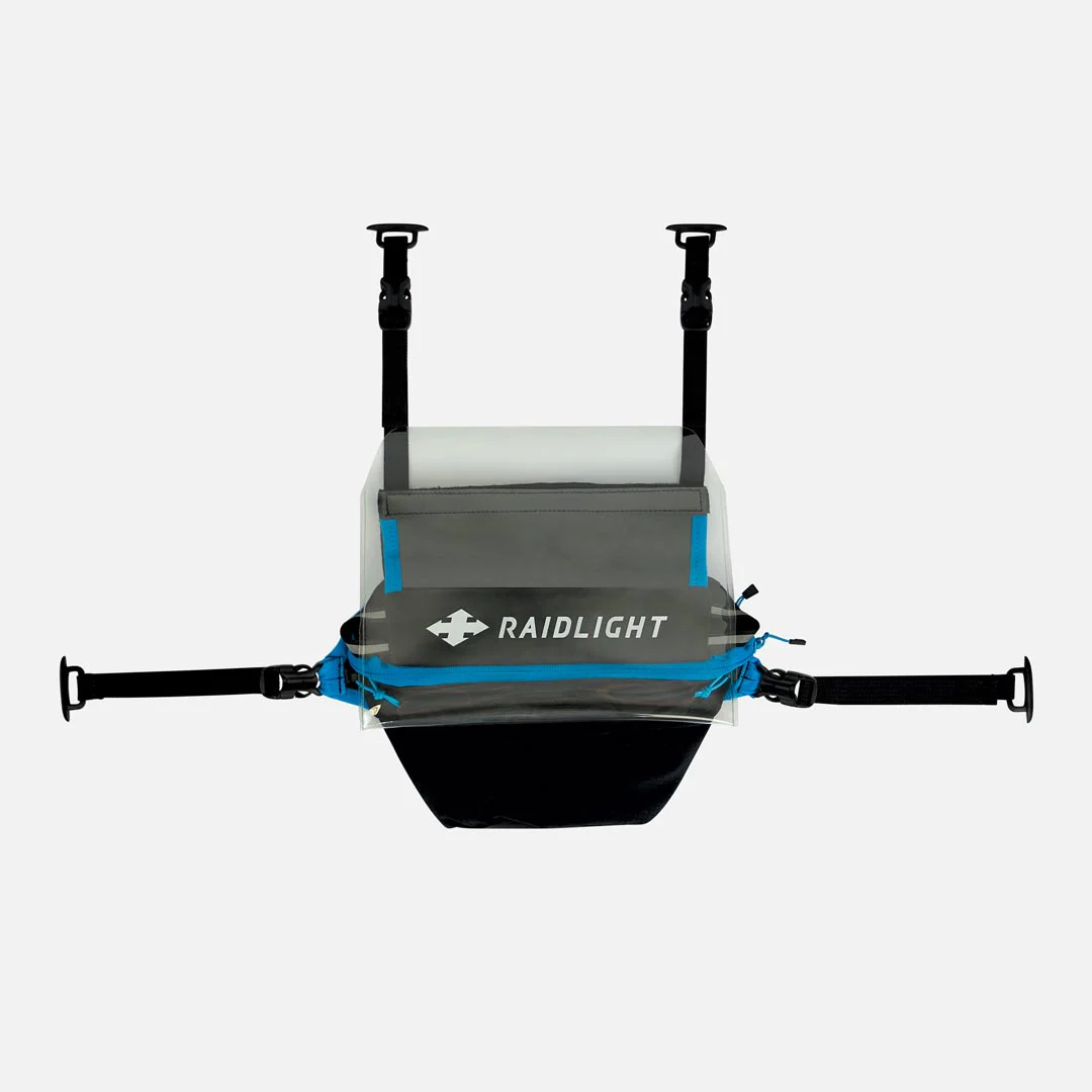Bolsa de corrida preta e azul com material transparente e texto RAIDLIGHT