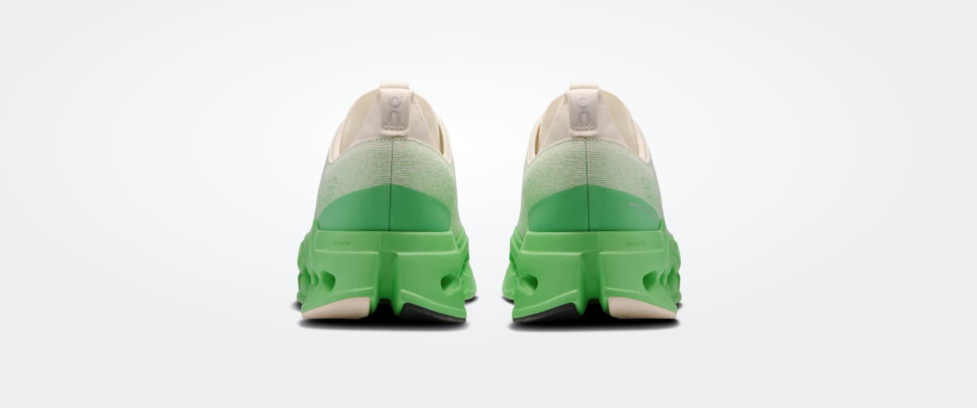 Sapatilhas desportivas com sola verde vibrante e parte superior branca e verde claro