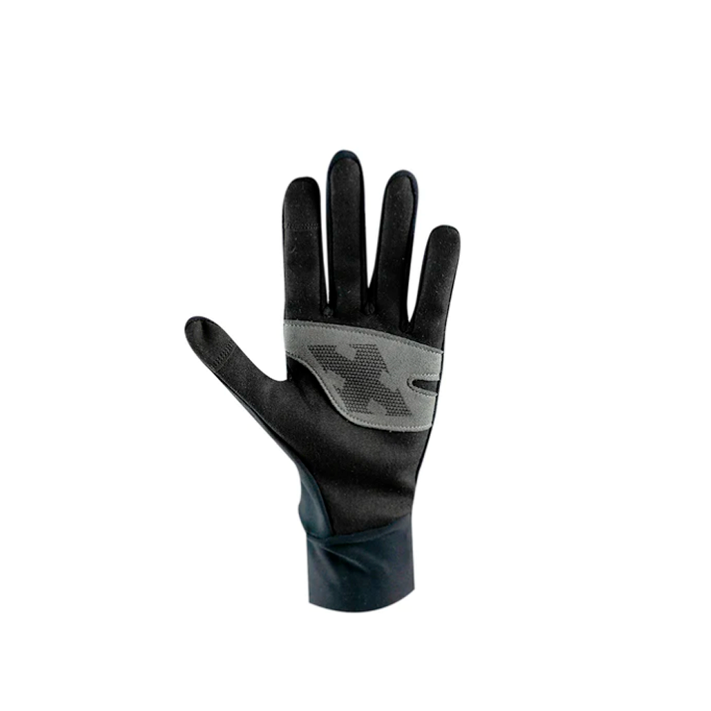 Luva preta e cinzenta para a mão direita sobre fundo branco