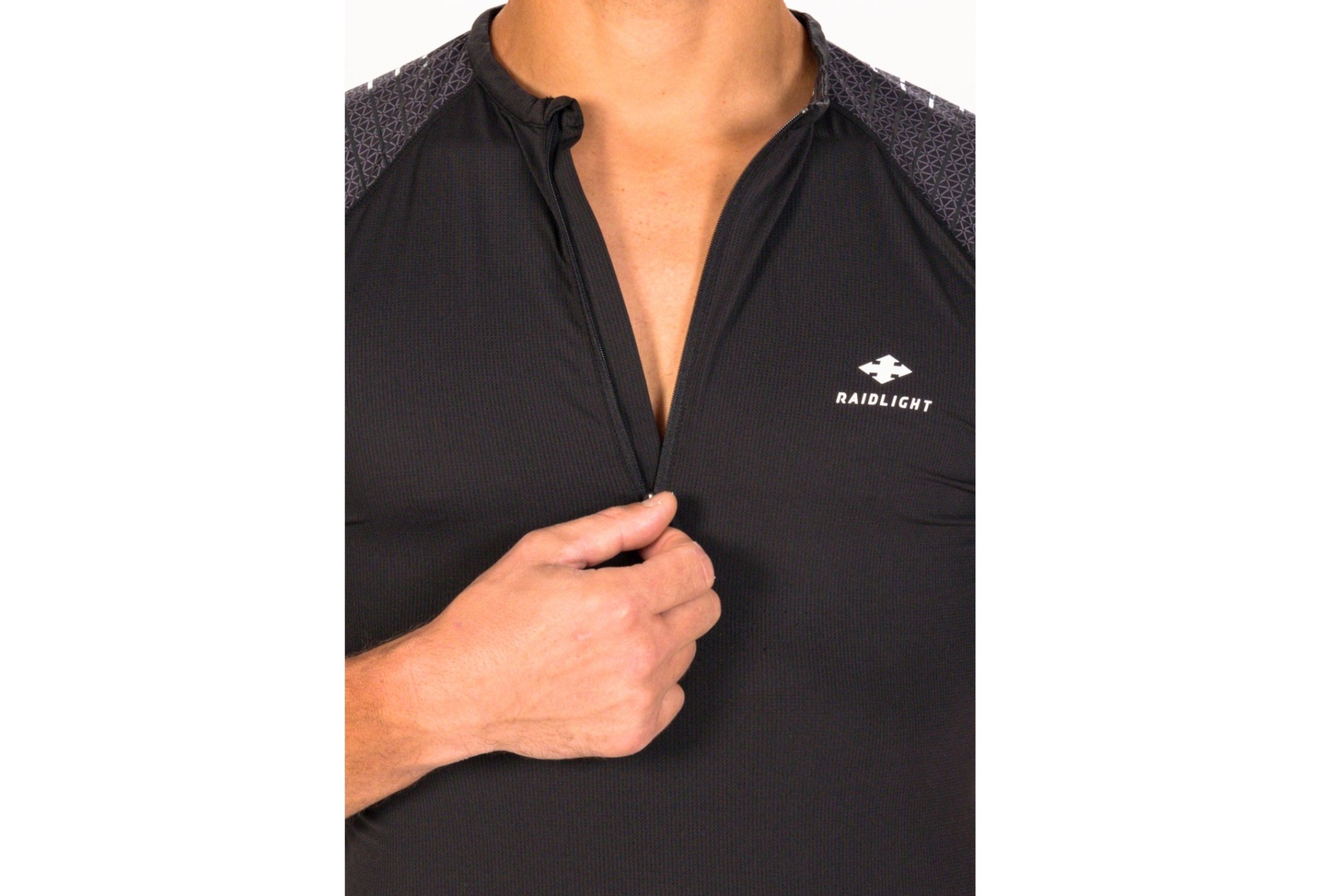 T-shirt desportiva preta com fecho e logótipo RAIDLIGHT no peito