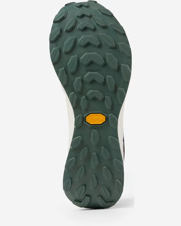 Sola de calçado verde escura com marcações vibram e litebase