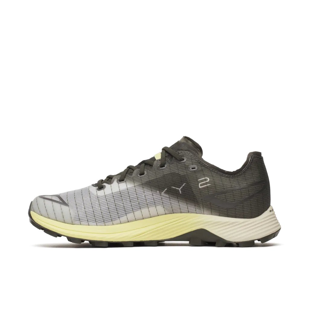 Ténis de corrida PUMA cinza e amarelo