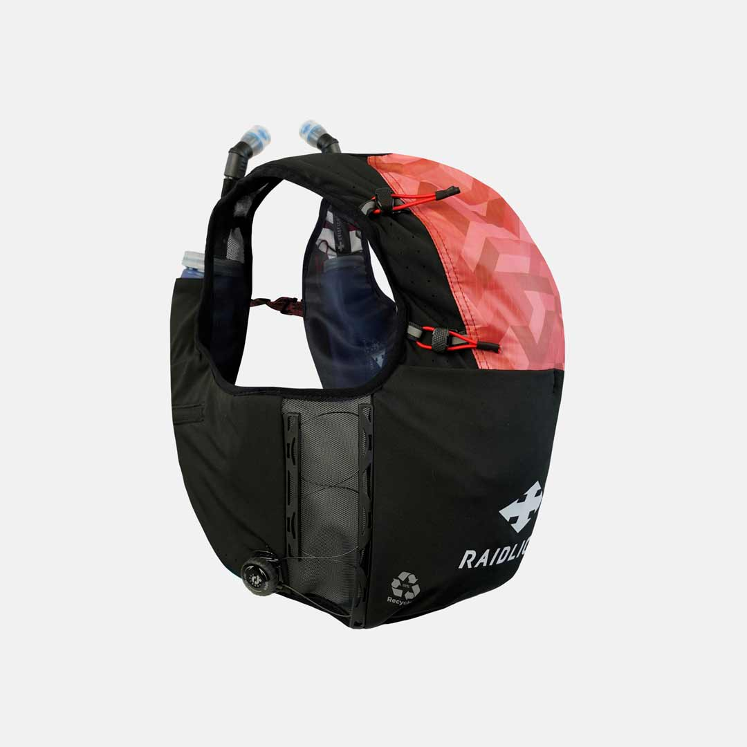 Colete hidratação Raidlight preto e vermelho com reservatório azul