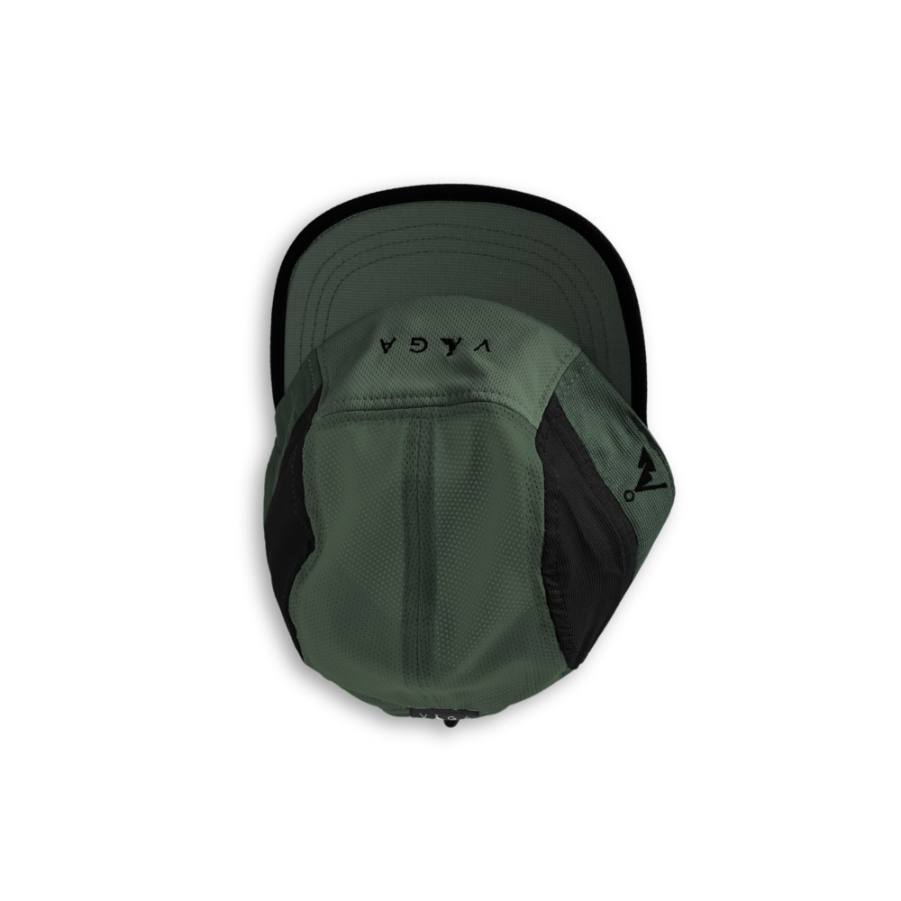 Boné desportivo verde musgo e preto com texto VAGA bordado e símbolo preto